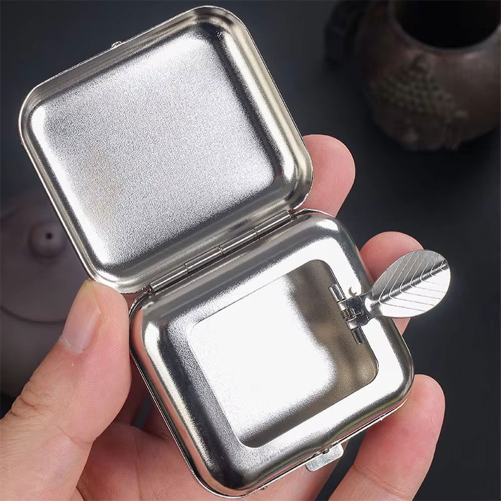 VOV Asbak Rokok Mini Metal Ashtray Ash with Cigeratte Holder Portable - JL35 Gambar produk VOV Asbak Rokok Mini Metal Ashtray Ash with Cigeratte Holder Portable - JL35 - 4