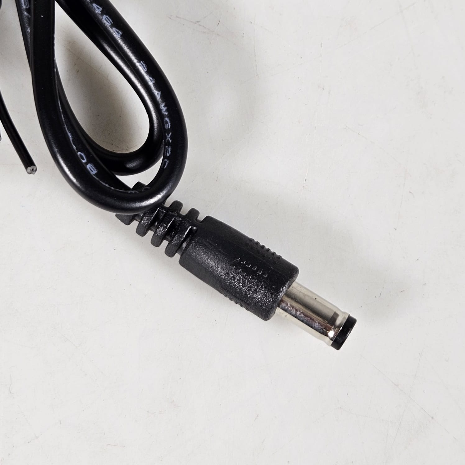 SPTECH Adaptor Power Supply AC to DC 12V 2A Outdoor EU Plug - 1220 Gambar produk SPTECH Adaptor Power Supply AC to DC 12V 2A Outdoor EU Plug - 1220 - 3