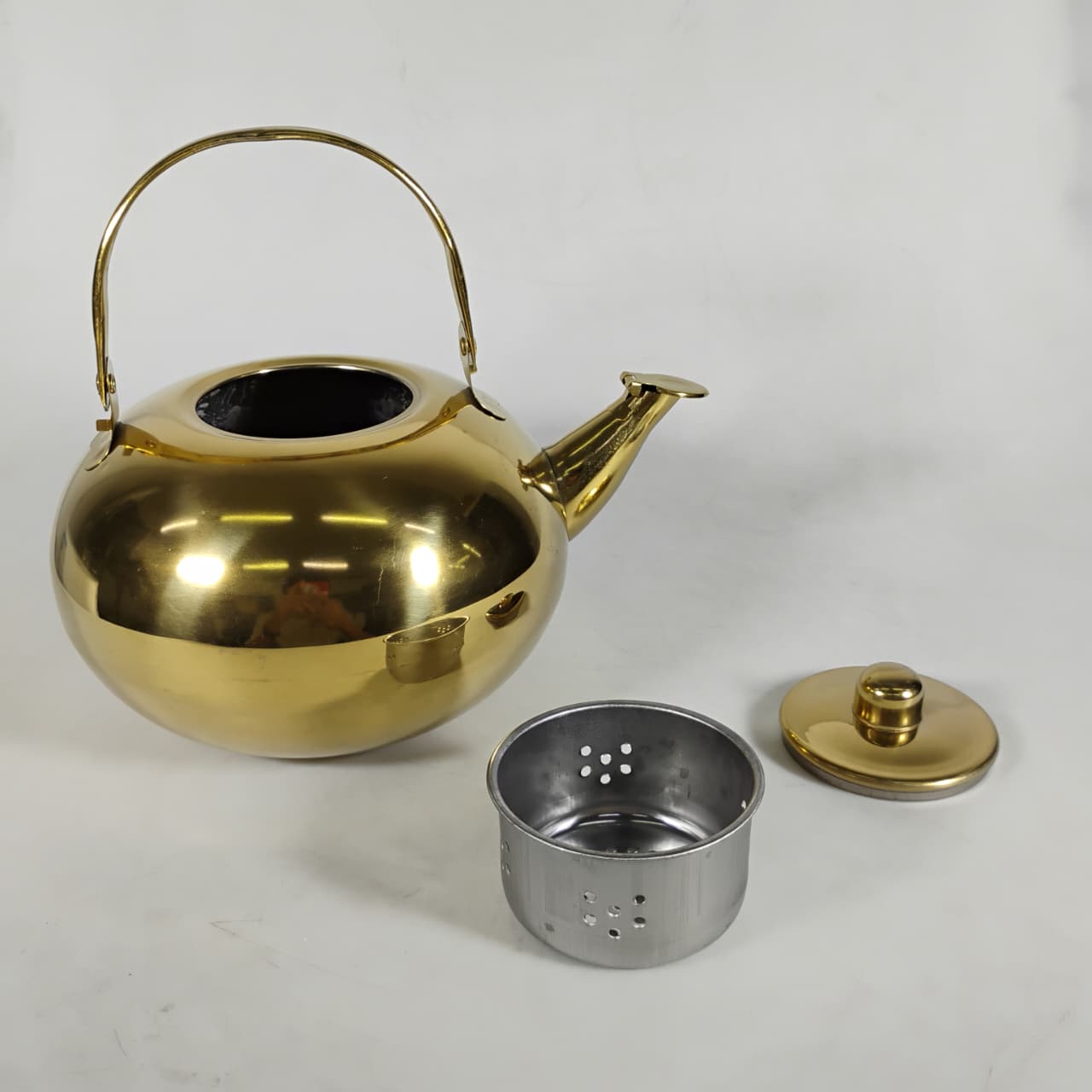 SIANKO Teko Bulat Saringan Teh Water Kettle Teapot Stainless Steel 2L - HS4060 Gambar produk SIANKO Teko Bulat Saringan Teh Water Kettle Teapot Stainless Steel 2L - HS4060 - 7