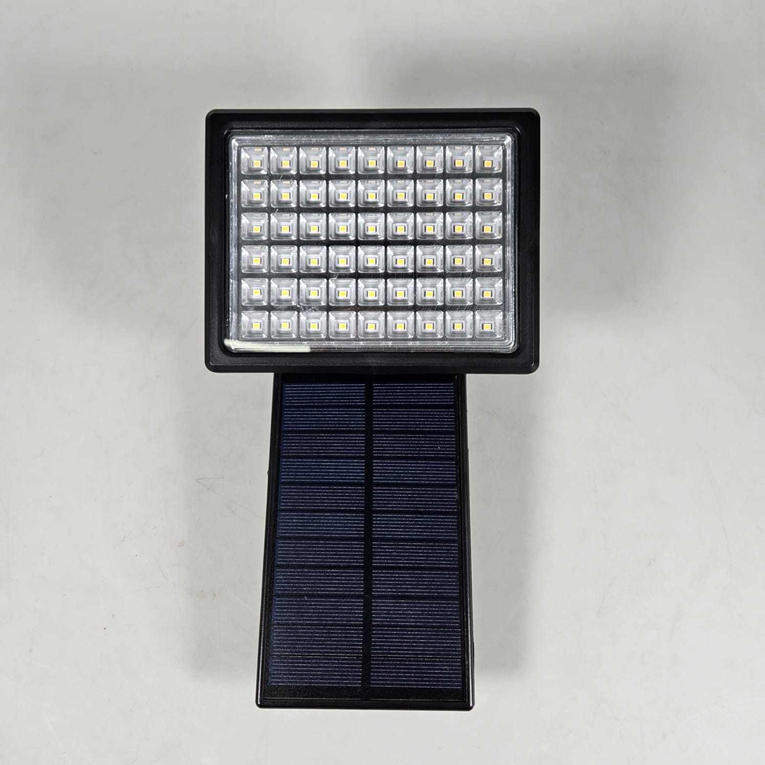 T-SUN Lampu Taman Hias Tancap Solar Sensor Cahaya IP65 Warm White 3W - TS-G0902 Gambar produk T-SUN Lampu Taman Hias Tancap Solar Sensor Cahaya IP65 Warm White 3W - TS-G0902 - 1