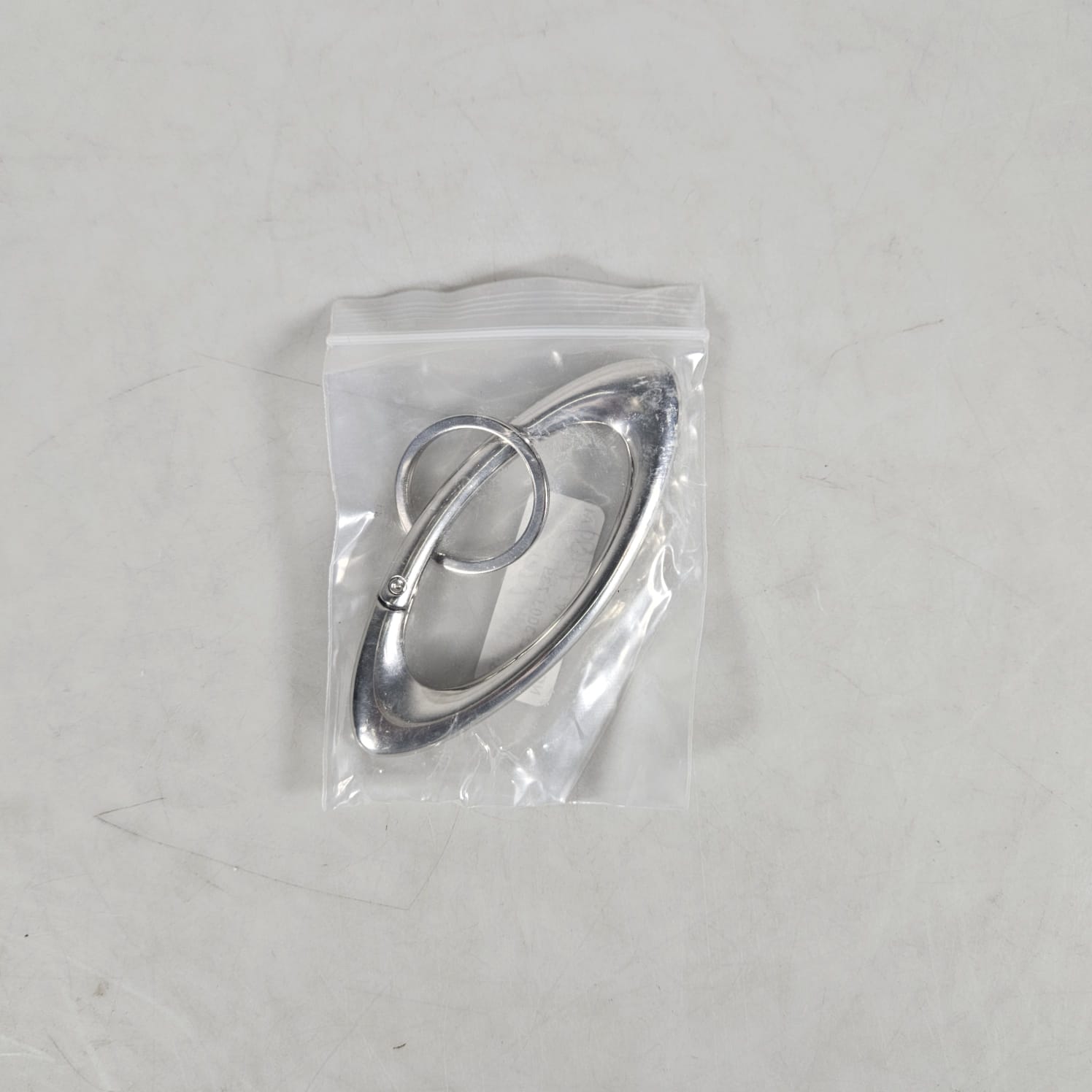 Jiibva Karabiner Carabiner Keychain Gantungan Kunci Y2K Skena Oval - GB6720 Gambar produk Jiibva Karabiner Carabiner Keychain Gantungan Kunci Y2K Skena Oval - GB6720 - Kemasan