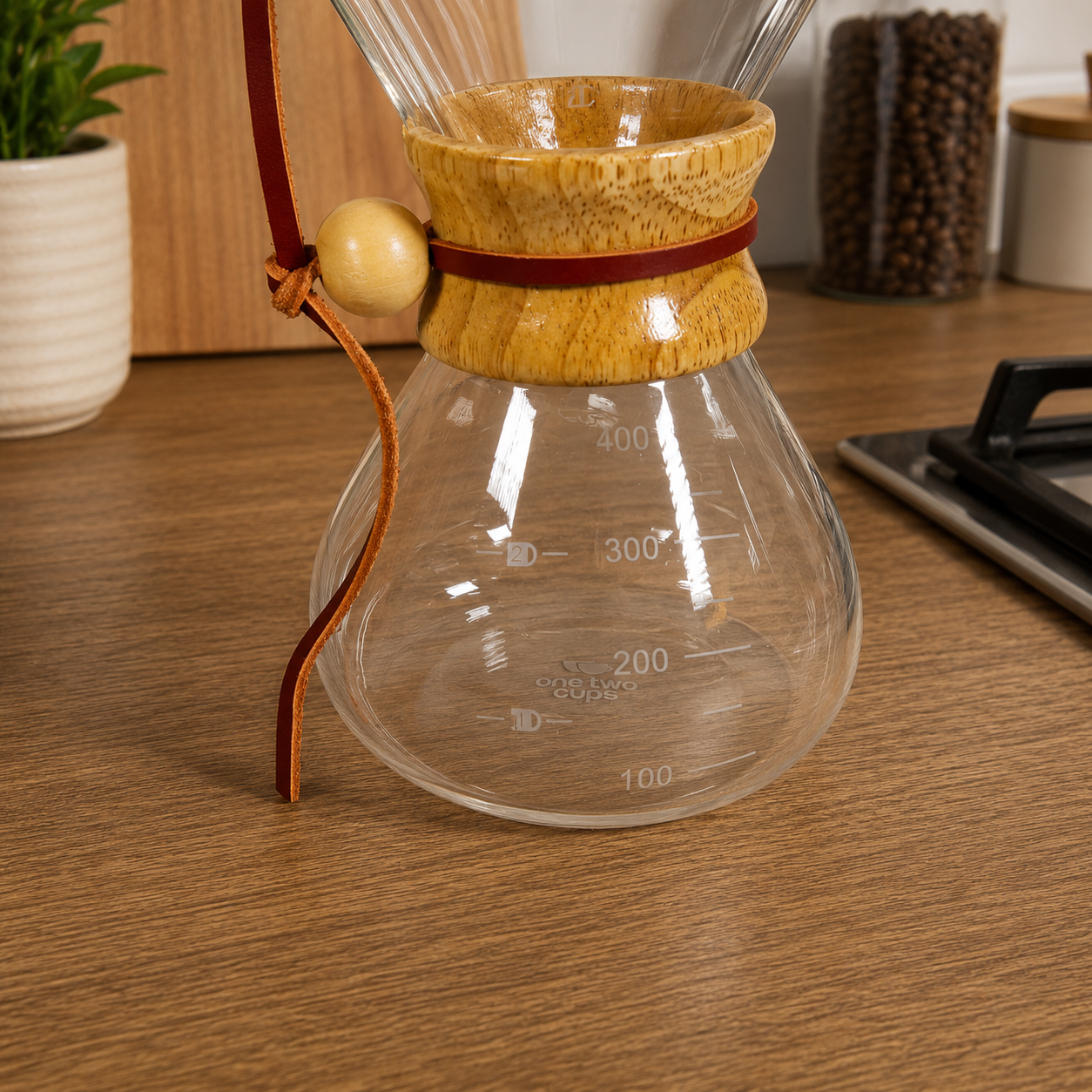 One Two Cups Coffee Server Chemex Drip Pour Over Borosilicate Glass 400ml - SE110 Gambar produk One Two Cups Coffee Server Chemex Drip Pour Over Borosilicate Glass 400ml - SE110 - 7
