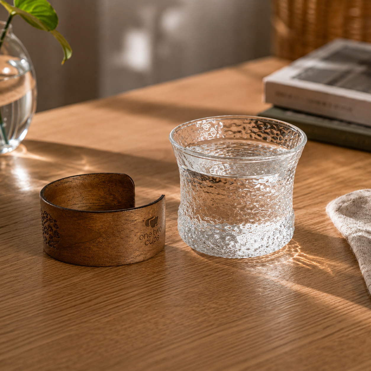 One Two Cups Gelas Kaca Aesthetic Kopi Teh Wood Sleeve Glass 130ml Hammer - Q13 Gambar produk One Two Cups Gelas Kaca Aesthetic Kopi Teh Wood Sleeve Glass 130ml Hammer - Q13 - 4