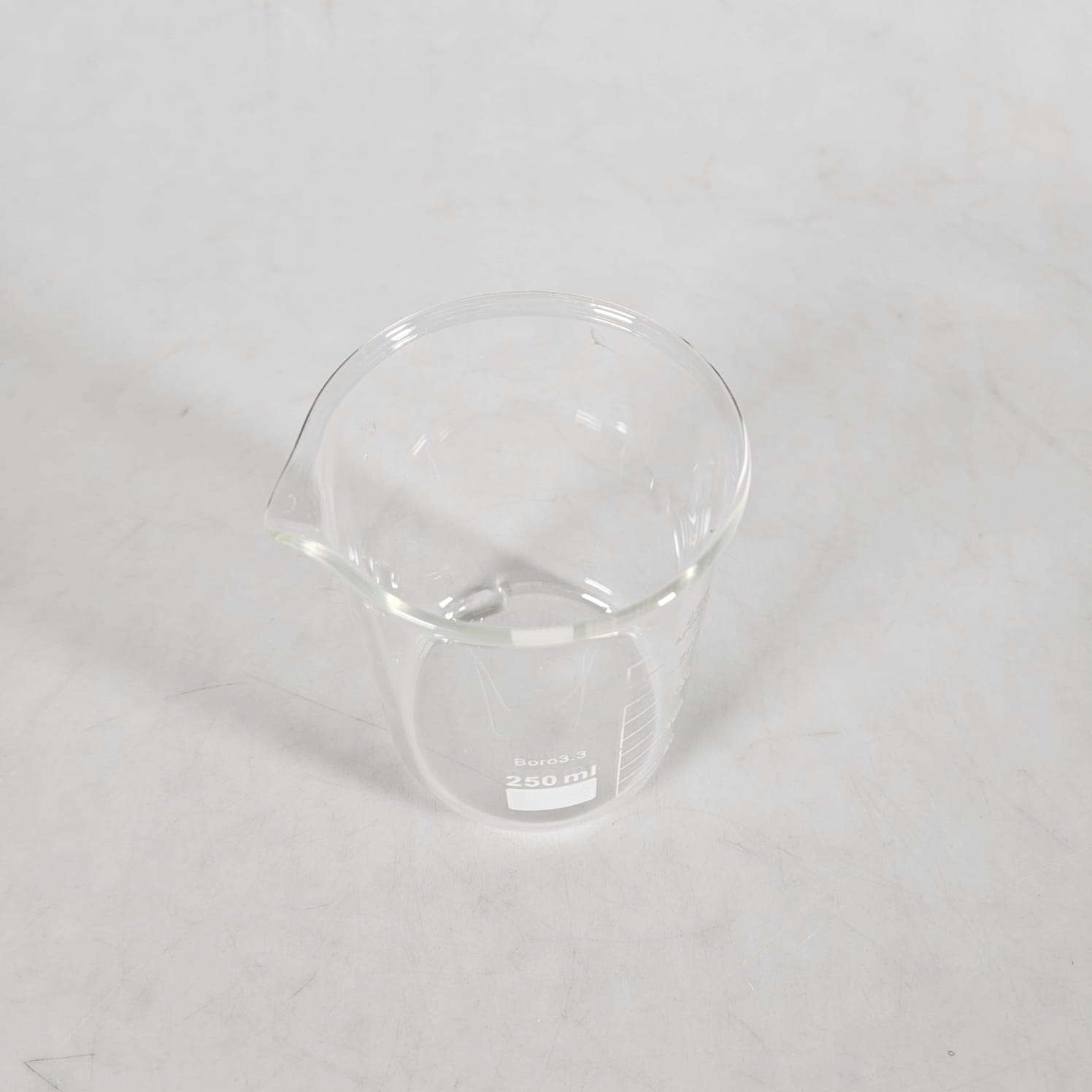 VYROX Gelas Ukur Lab Kimia Multifungsi Borosilicate Glass 250ml - BG17 Gambar produk VYROX Gelas Ukur Lab Kimia Multifungsi Borosilicate Glass 250ml - BG17 - 3