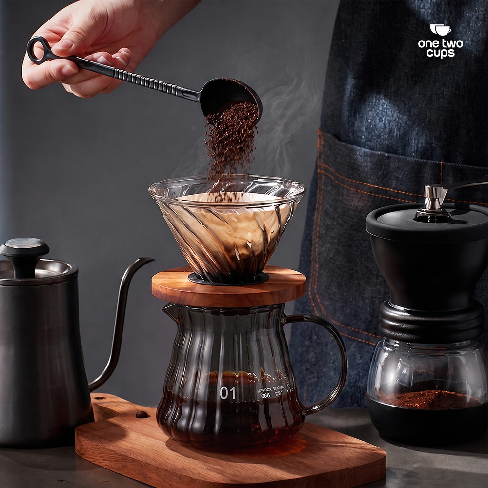 One Two Cups Teko Kopi Coffee Server V60 Drip Pour Over Kaca 360ml - XGS-36/60 Gambar produk One Two Cups Teko Kopi Coffee Server V60 Drip Pour Over Kaca 360ml - XGS-36/60 - 4