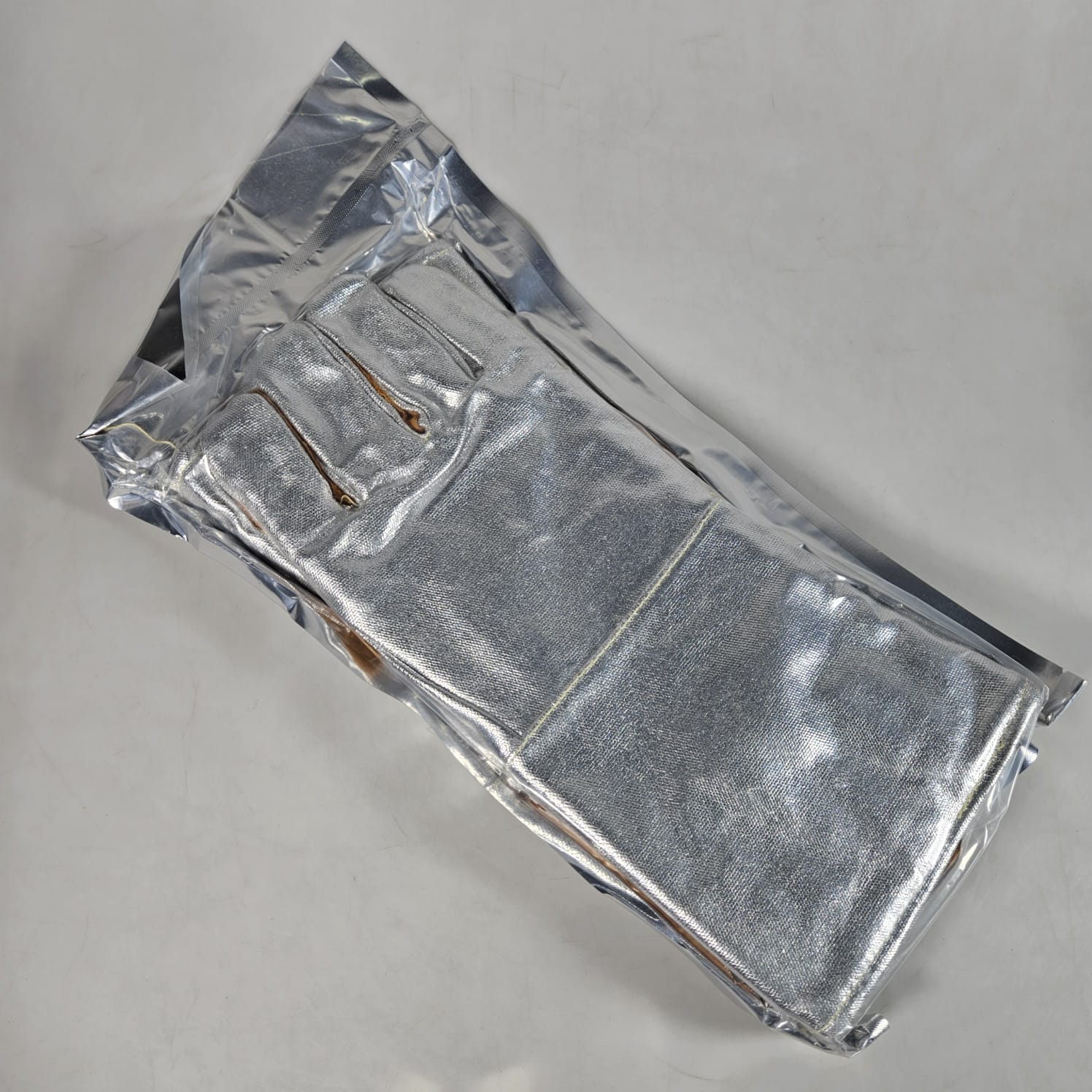 STR Sarung Tangan Las Kulit Alumunium Anti Panas Welding Gloves - STL-60 Gambar produk STR Sarung Tangan Las Kulit Alumunium Anti Panas Welding Gloves - STL-60 - Kemasan