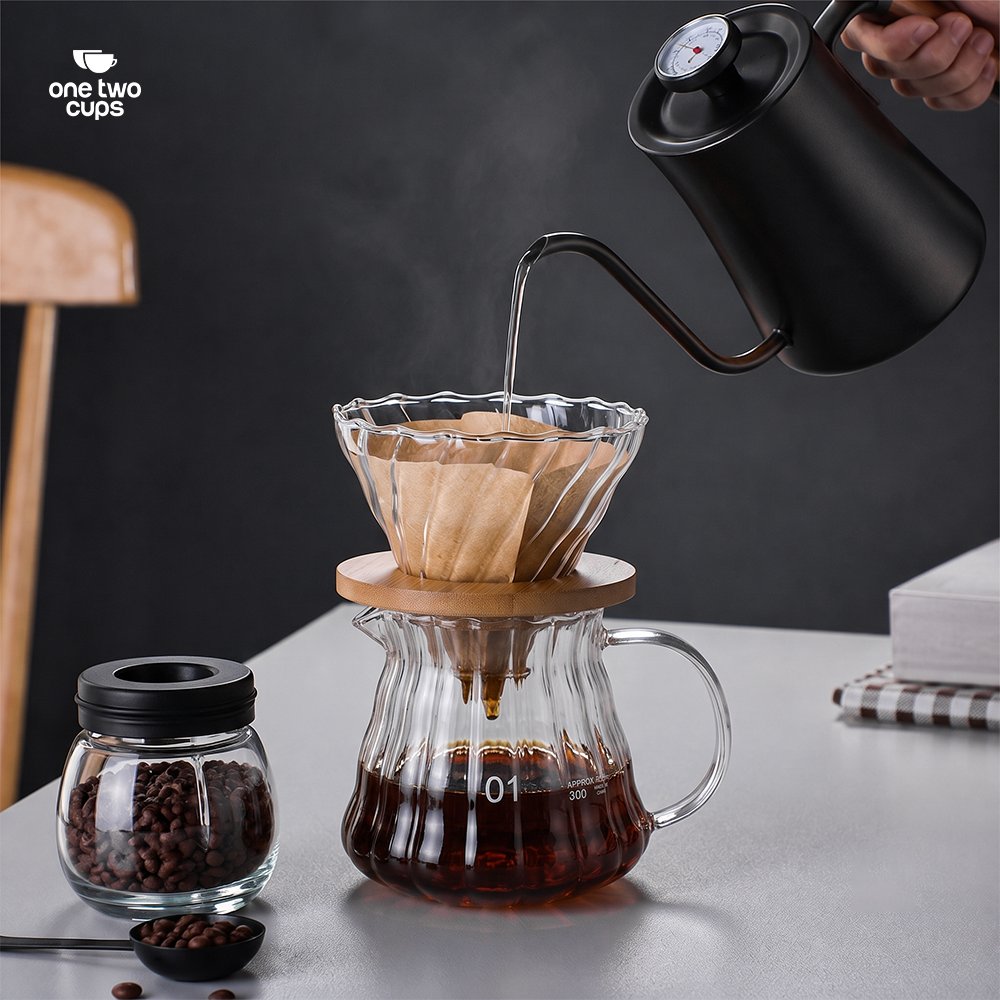 One Two Cups Teko Kopi Coffee Server V60 Drip Pour Over Kaca 360ml - XGS-36/60 Gambar produk One Two Cups Teko Kopi Coffee Server V60 Drip Pour Over Kaca 360ml - XGS-36/60 - 7