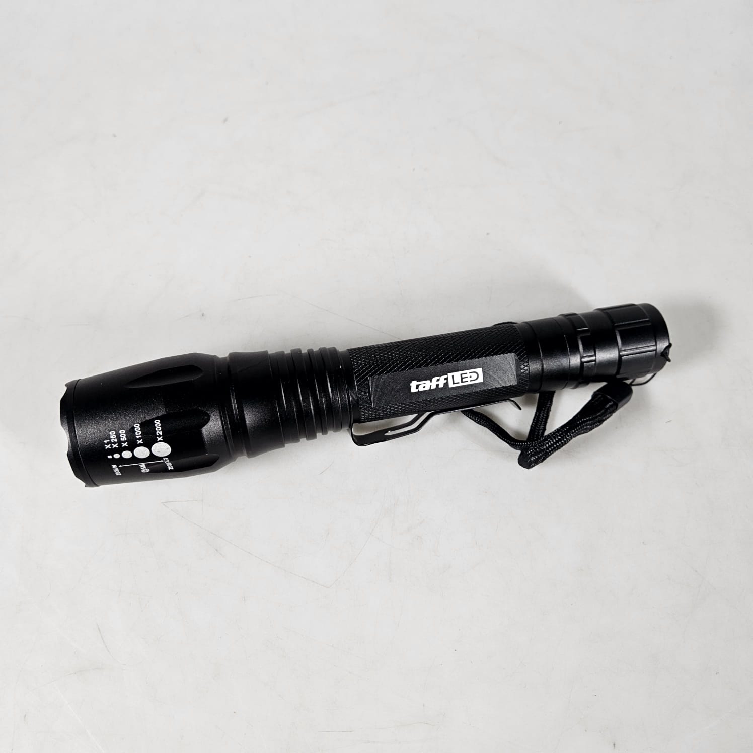 TaffLED Senter LED Flashlight Cree XML-T6 3800 Lumens - E27 Gambar produk TaffLED Senter LED Flashlight Cree XML-T6 3800 Lumens - E27 - 1