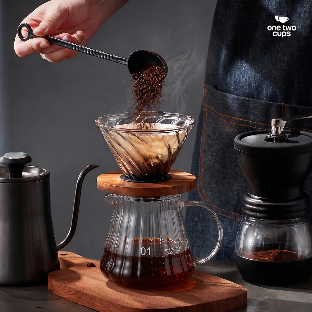 One Two Cups Teko Kopi Coffee Server V60 Drip Pour Over Kaca 360ml - XGS-36/60 Gambar produk One Two Cups Teko Kopi Coffee Server V60 Drip Pour Over Kaca 360ml - XGS-36/60 - 4