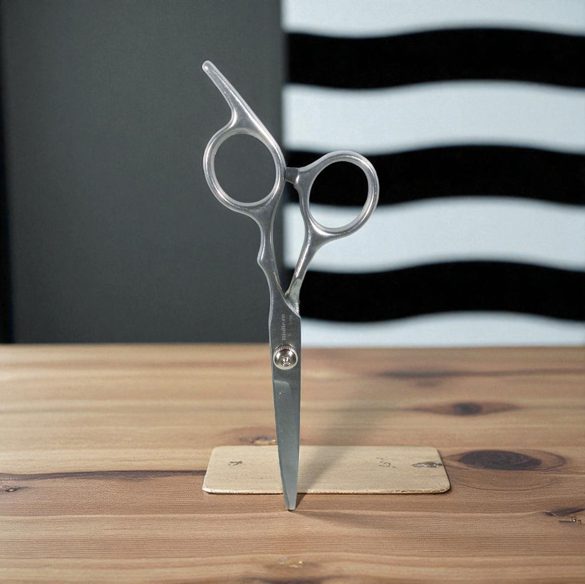 Biutte.co Gunting Rambut Lurus Flat Cut Buffing Stainless Steel 4Cr13 - BHT002 Gambar produk Biutte.co Gunting Rambut Lurus Flat Cut Buffing Stainless Steel 4Cr13 - BHT002 - 1