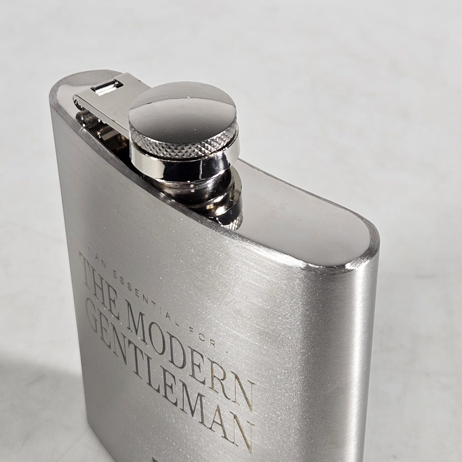 One Two Cups Botol Minum Wine Whiskey Hip Flask 7oz - F0212 Gambar produk One Two Cups Botol Minum Wine Whiskey Hip Flask 7oz - F0212 - 5