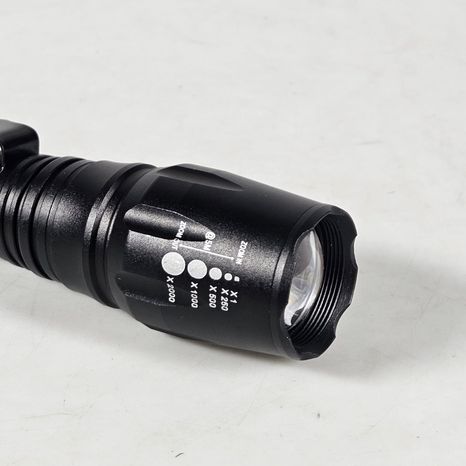 TaffLED Senter LED Flashlight Cree XML-T6 3800 Lumens - E27 Gambar produk TaffLED Senter LED Flashlight Cree XML-T6 3800 Lumens - E27 - 3