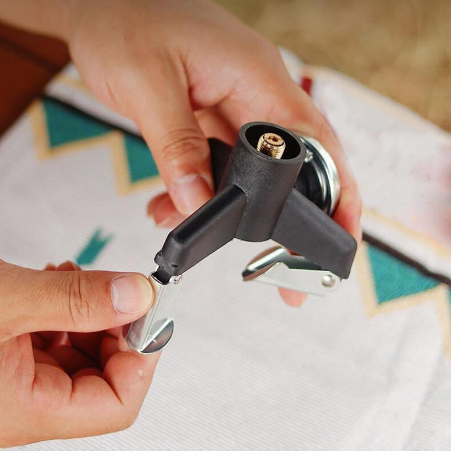 Homgee Adaptor Gas Camping Dudukan Tripod Lipat Self Lock Portable - TK-10 Gambar produk Homgee Adaptor Gas Camping Dudukan Tripod Lipat Self Lock Portable - TK-10 - 5