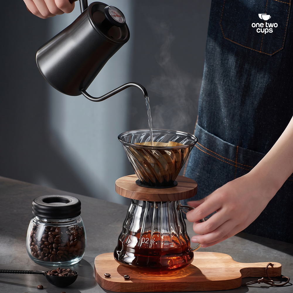 One Two Cups Teko Kopi Coffee Server V60 Drip Pour Over Kaca 600ml - XGS-36/60 Gambar produk One Two Cups Teko Kopi Coffee Server V60 Drip Pour Over Kaca 600ml - XGS-36/60 - 6