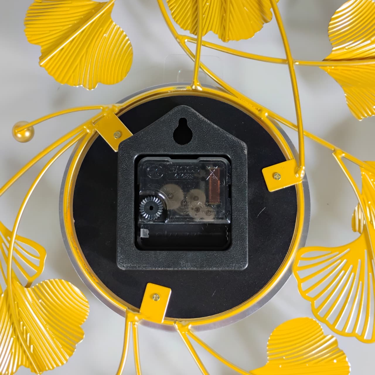 TaffHOME Jam Dinding Elegan Daun Ginkgo Quartz Movement 55cm - 26004 Gambar produk TaffHOME Jam Dinding Elegan Daun Ginkgo Quartz Movement 55cm - 26004 - 5