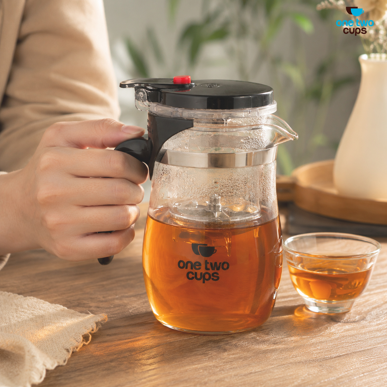 Gambar produk One Two Cups Teko Teh Borosilikat Saringan Tahan Panas Teapot 700ml - TP-757 - 4